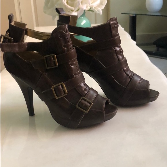 Pink Duchess high heels with peep toe - Picture 3 of 5